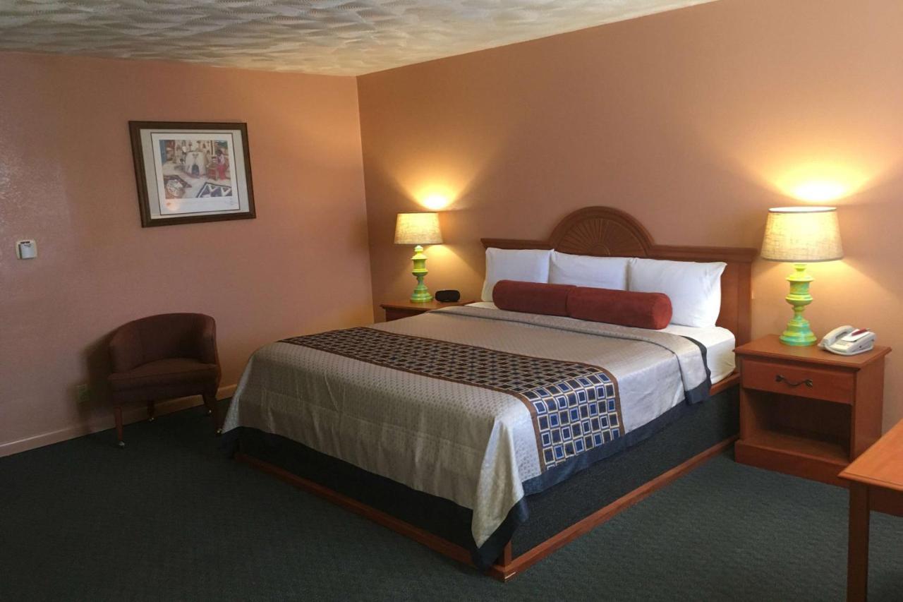 רטון Casa Lemus Inn מראה חיצוני תמונה